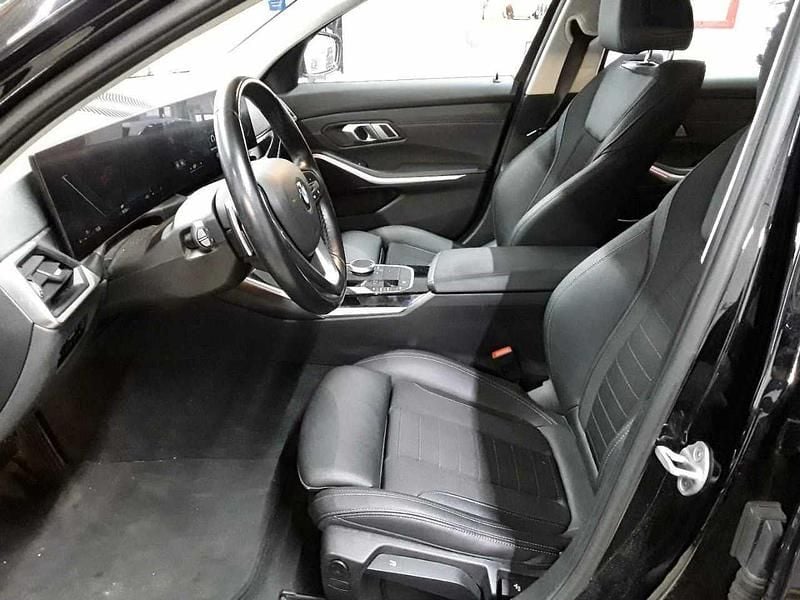 Gebraucht BMW 320 Sport Line 190 PS (139 kW) 2022 Schwarz uni Kombi