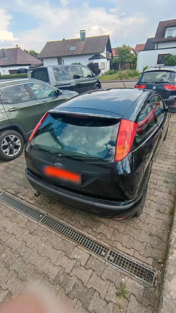 Gebraucht Ford Focus 101 PS (74 kW) 2003 Schwarz Kleinwagen