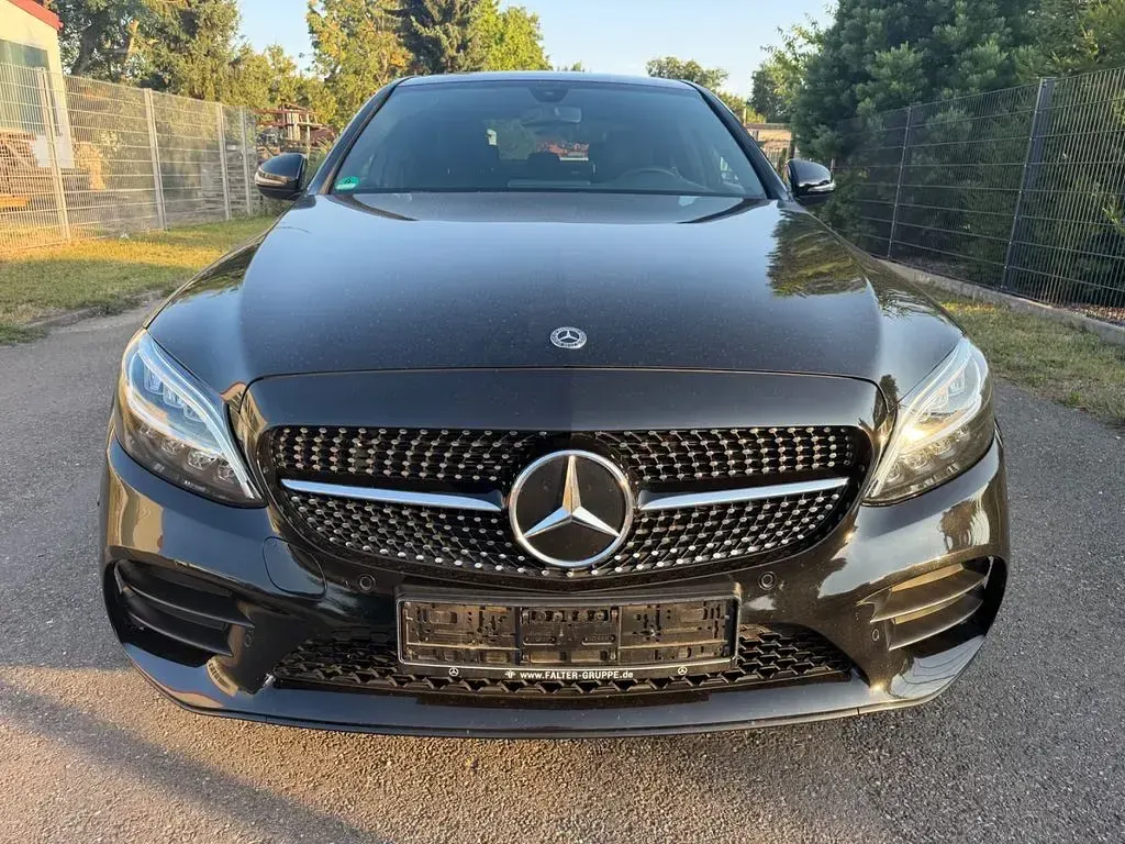 Gebraucht Mercedes C200 AMG line 184 PS (135 kW) 2019 Schwarz Limousine