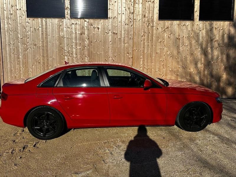Gebraucht Audi A4 Ambition 170 PS (125 kW) 2008 Rot Limousine