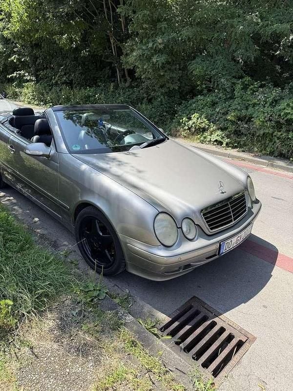 Silber Gebraucht 2003 Mercedes CLK230 Avantgarde Cabrio | 4.100 € (Guter Preis) - Bild 1/4