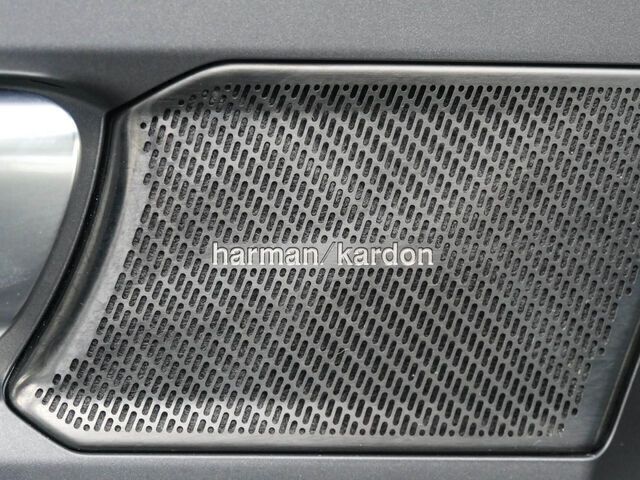 Grau Gebraucht 2022 Volvo XC40 SUV | 33.130 € (Fairer Preis) - Bild 1/2