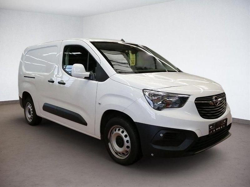 Gebraucht Opel Combo S 102 PS (75 kW) 2021 Jade weiss/arktis weiss Van / Kleinbus