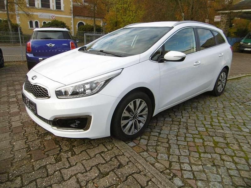 (wd) cassa with Gebraucht 2018 Kia Ceed Sportswagon Edition 7 Kombi | 10.990 € (Guter Preis) - Bild 1/4
