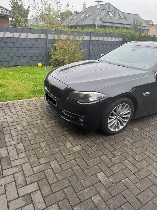 Gebraucht BMW 530 258 PS (189 kW) 2015 Schwarz Kombi
