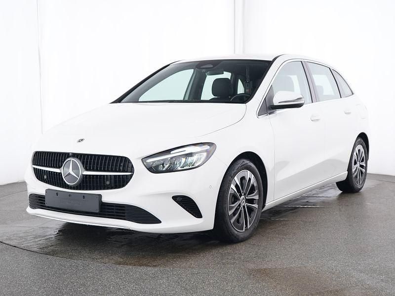 Unilack polarweiß Gebraucht 2024 Mercedes B180 Van / Kleinbus | 32.980 € (Fairer Preis) - Bild 1/4