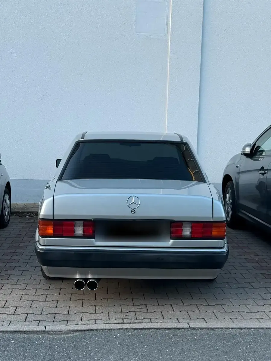 Gebraucht Mercedes 190 109 PS (80 kW) 1993 Silber Limousine