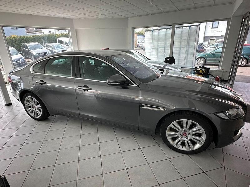 Gebraucht Jaguar XF 300 PS (220 kW) 2019 Grau Limousine