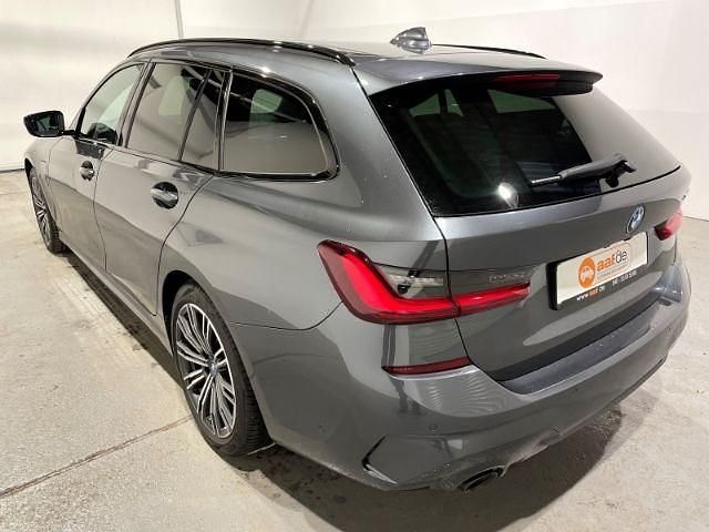 Gebraucht BMW 330e M Sport 252 PS (185 kW) 2022 Grau Kombi