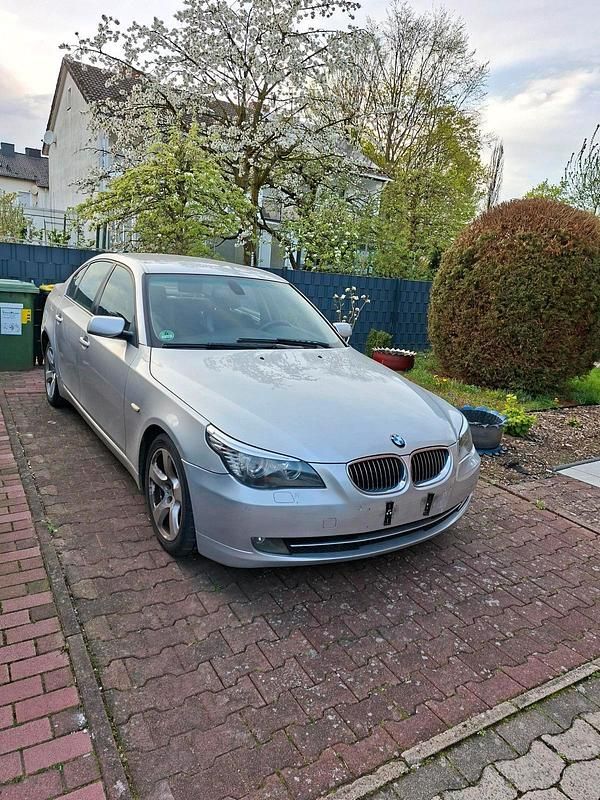 Second-hand BMW 525 197 CP (144 kW) 2007 Argintiu Berlinǎ