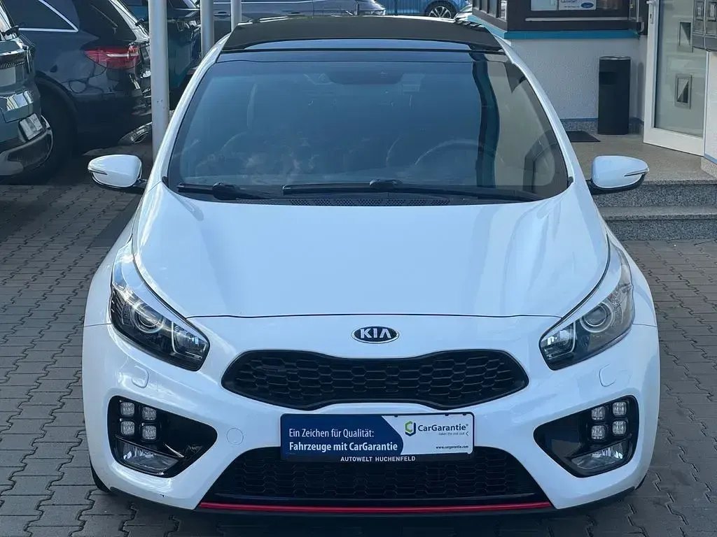 Gebraucht Kia Ceed GT GT-Challenge 204 PS (150 kW) 2015 Weiß Limousine