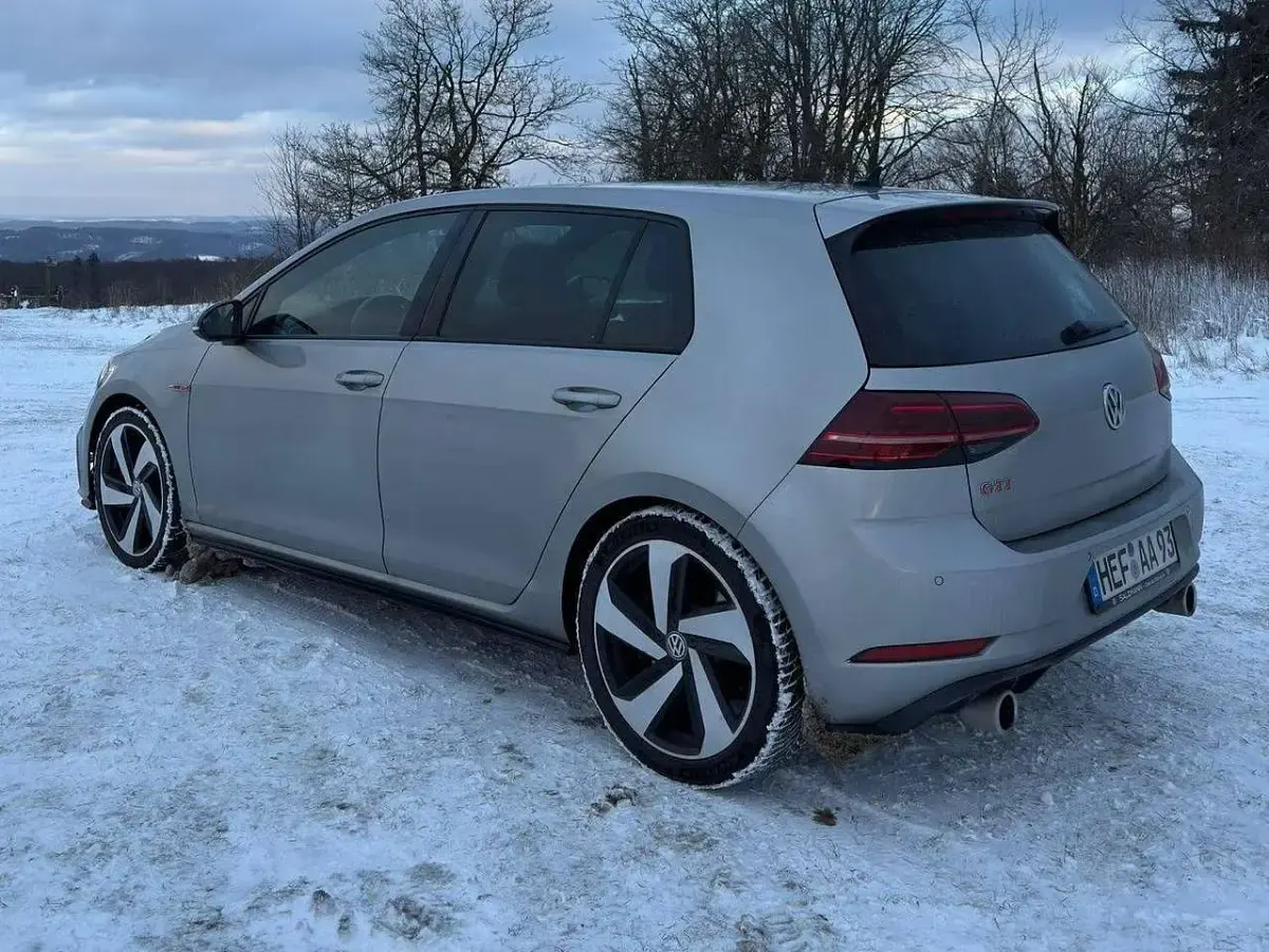 Gebraucht VW Golf VII GTI 245 PS (180 kW) 2019 Silber Kleinwagen