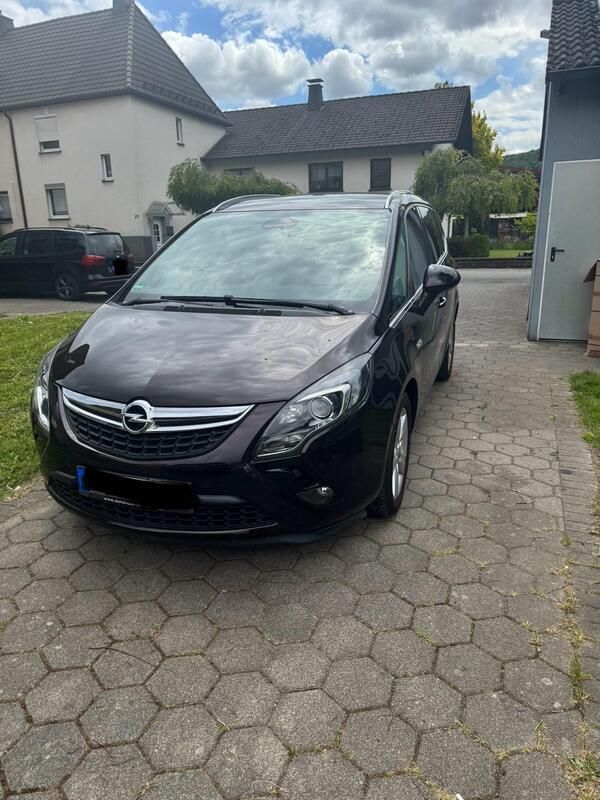 Braun Gebraucht 2016 Opel Zafira Van / Kleinbus | 10.500 € (Fairer Preis) - Bild 1/4