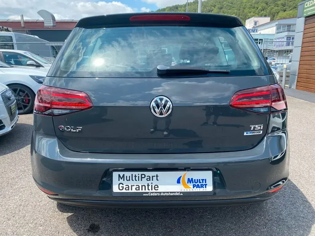 Gebraucht VW Golf VII Trendline 86 PS (63 kW) 2015 Uranograu Limousine
