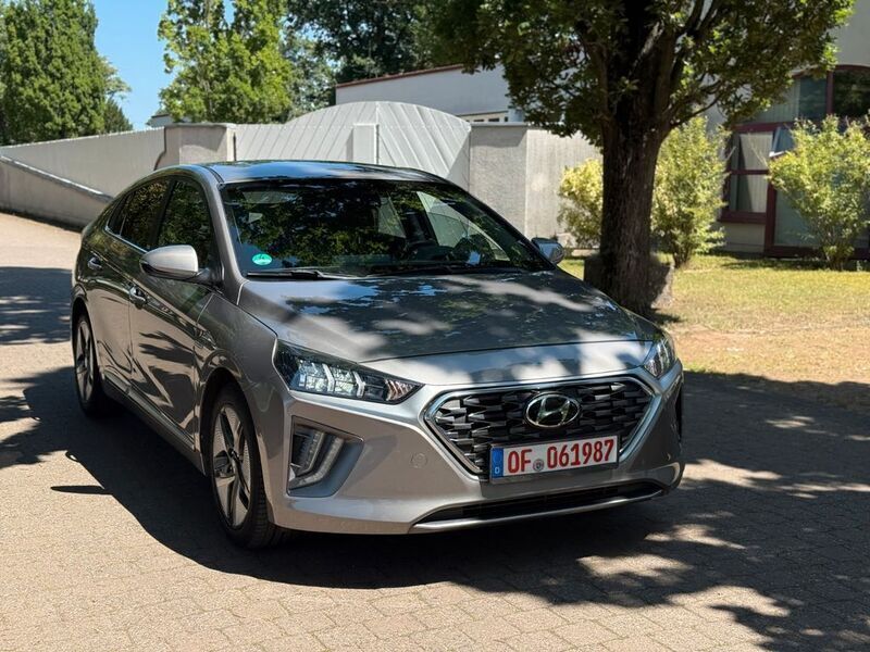 Gold Gebraucht 2020 Hyundai Ioniq Limousine | 14.900 € (Superpreis) - Bild 1/4