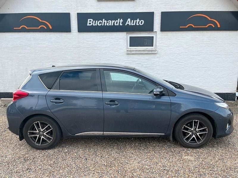 Blau Gebraucht 2014 Toyota Auris Premium Limousine | 6.800 € (Fairer Preis) - Bild 1/4