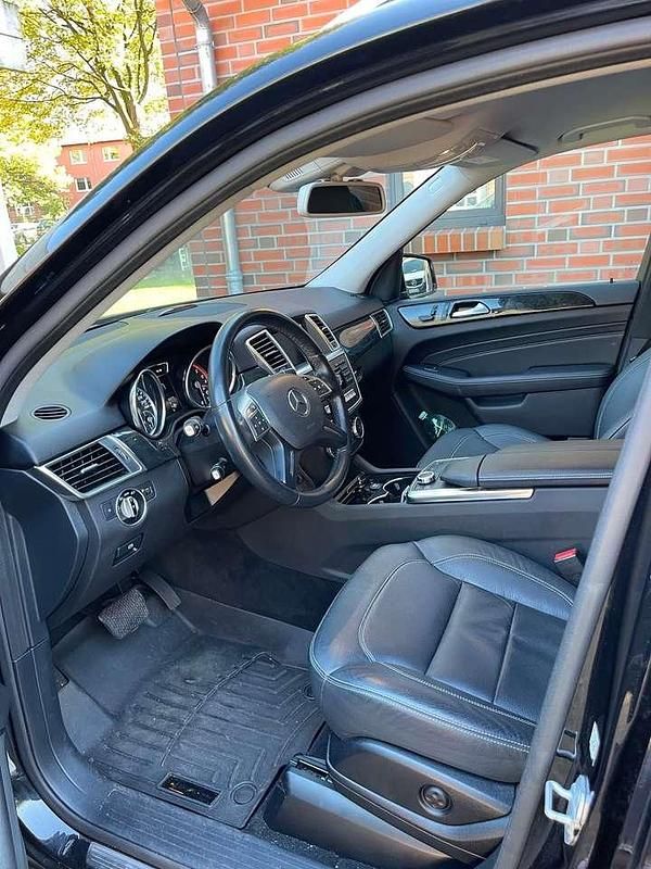 Gebraucht Mercedes ML350 258 PS (189 kW) 2014 Schwarz SUV