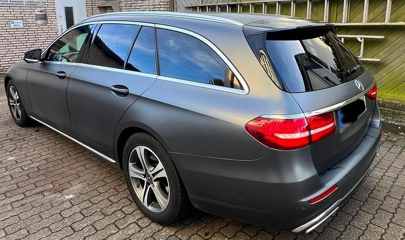 Gebraucht Mercedes E220 194 PS (142 kW) 2017 Grau Kombi