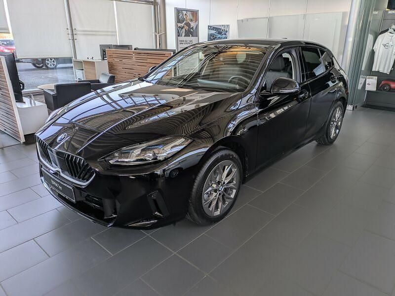 Neu BMW 120 156 PS (114 kW) 2025 Schwarz Kleinwagen
