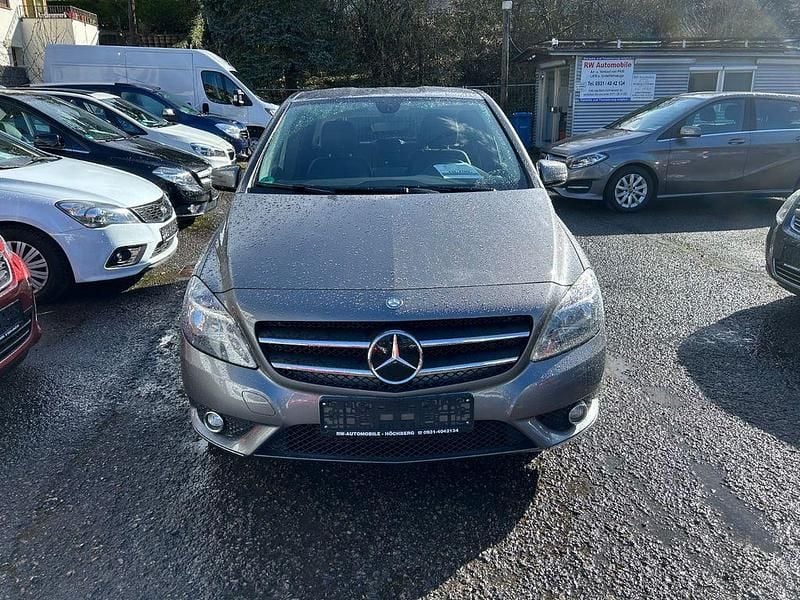 Gebraucht Mercedes B200 156 PS (114 kW) 2013 Grau Van / Kleinbus