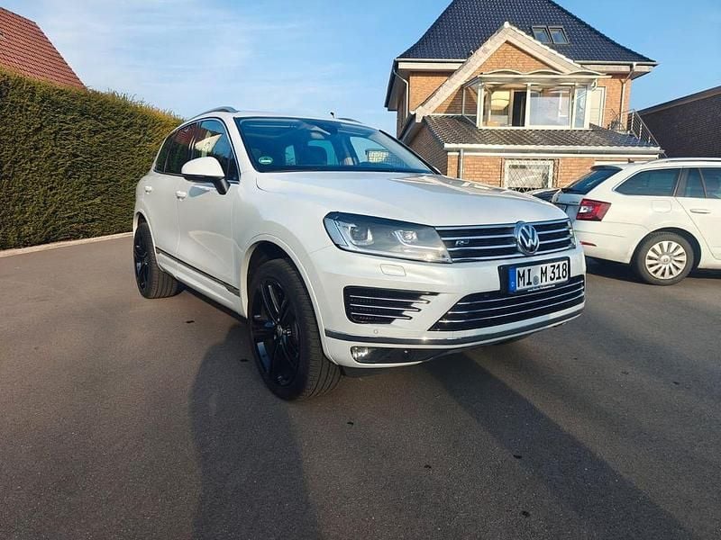 Gebraucht VW Touareg Executive 262 PS (192 kW) 2017 Weiß SUV