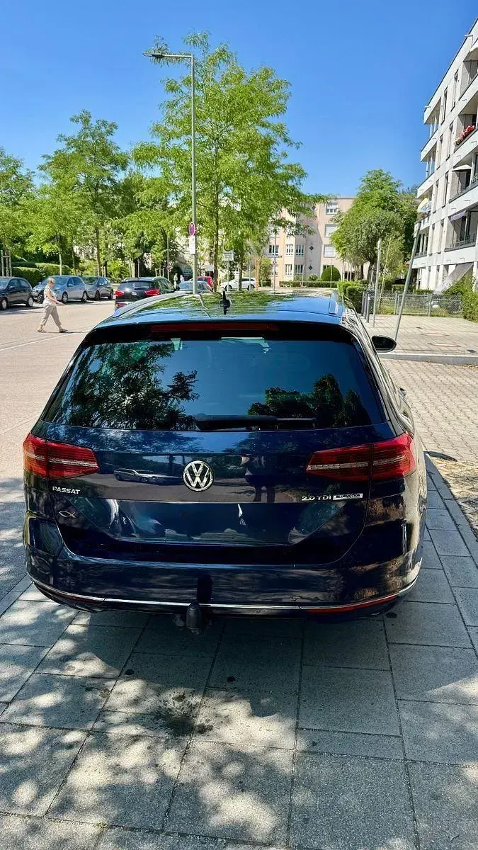 Gebraucht VW Passat Highline 150 PS (110 kW) 2017 Blau Kombi
