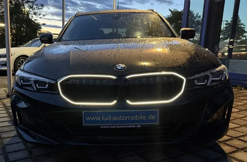 Gebraucht BMW 318 156 PS (114 kW) 2022 Schwarz Kombi