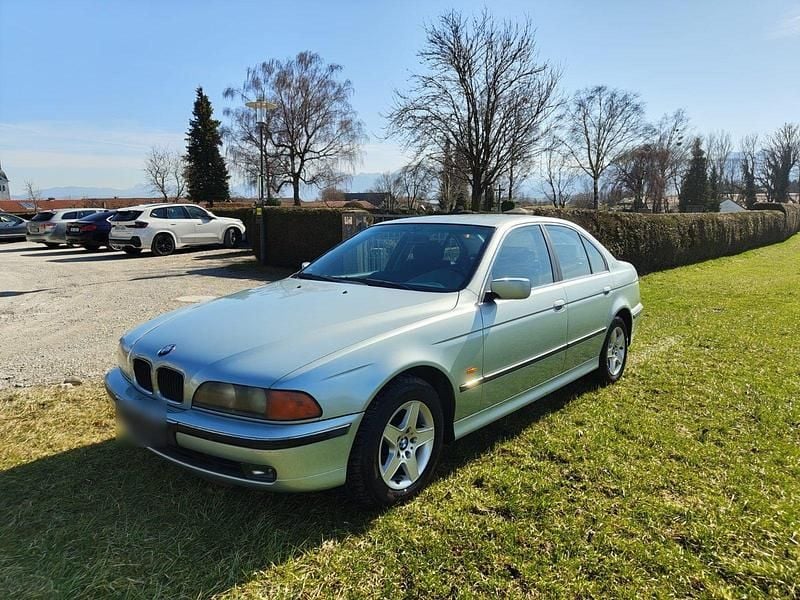 Gebraucht BMW 528 193 PS (141 kW) 1996 Silber Limousine