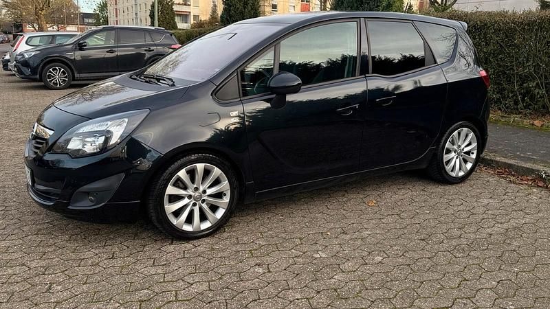 Gebraucht Opel Meriva 110 PS (80 kW) 2012 Schwarz Van / Kleinbus
