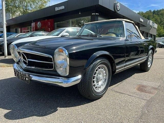 Tiefschwarz 040 Gebraucht 1968 Mercedes SL280 Cabrio | 149.900 € - Bild 1/4