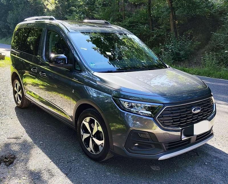 Grau Gebraucht 2023 Ford Tourneo Active Kombi | 26.000 € (Superpreis) - Bild 1/4