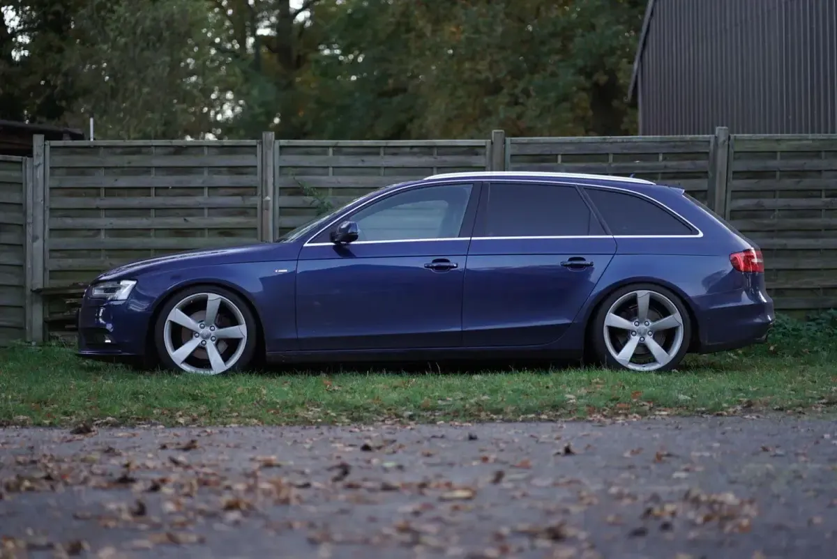 Gebraucht Audi A4 S-Line 177 PS (130 kW) 2012 Blau Kombi