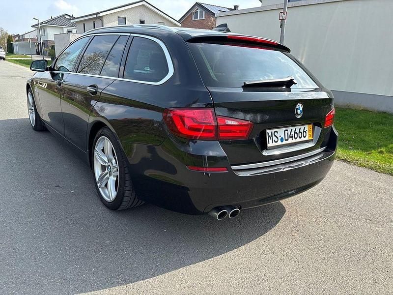 Gebraucht BMW 530 Performance 258 PS (189 kW) 2011 Schwarz Kombi