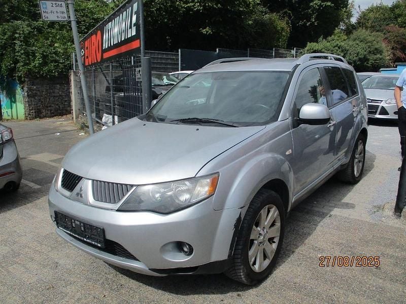 Silber Gebraucht 2009 Mitsubishi Outlander Inform SUV | 2.850 € (Superpreis) - Bild 1/4