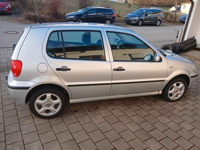 Gebraucht VW Polo 60 PS (44 kW) 2001 Silber Kleinwagen