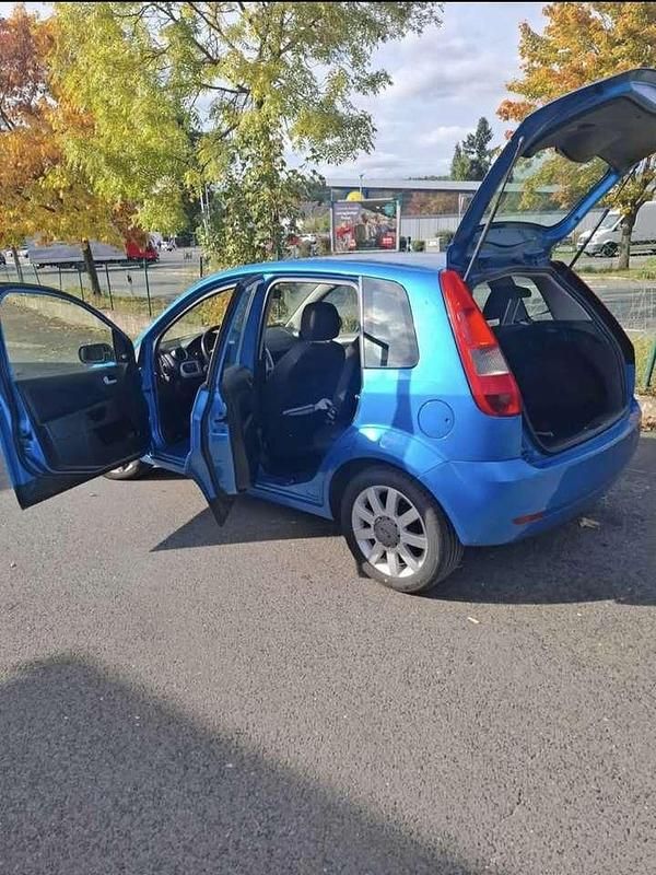 Gebraucht Ford Fiesta 71 PS (52 kW) 2004 Limousine