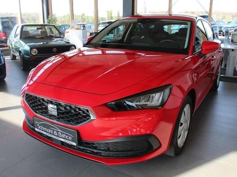 Rot Gebraucht 2023 Seat Leon Reference Limousine | 18.990 € (Fairer Preis) - Bild 1/4