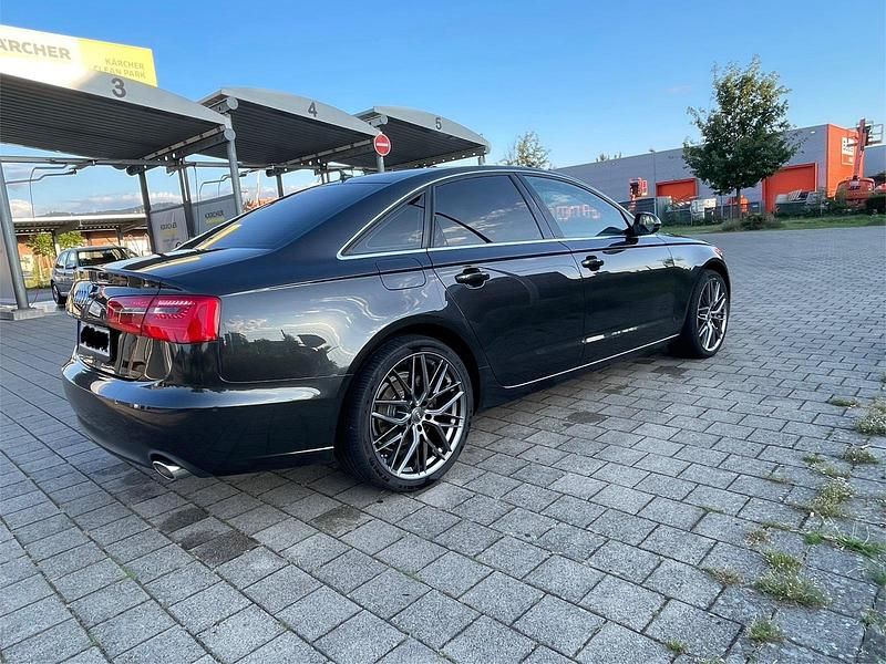 Grau Gebraucht 2011 Audi A6 Limousine | 7.000 € (Superpreis) - Bild 1/4