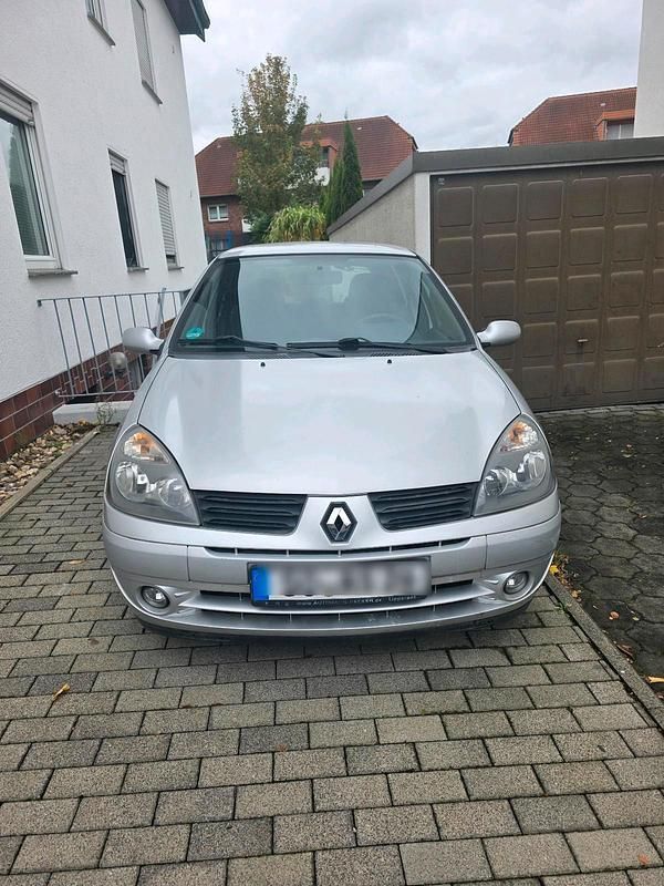Gebraucht Renault Clio II Campus 75 PS (55 kW) 2005 Silber Kleinwagen