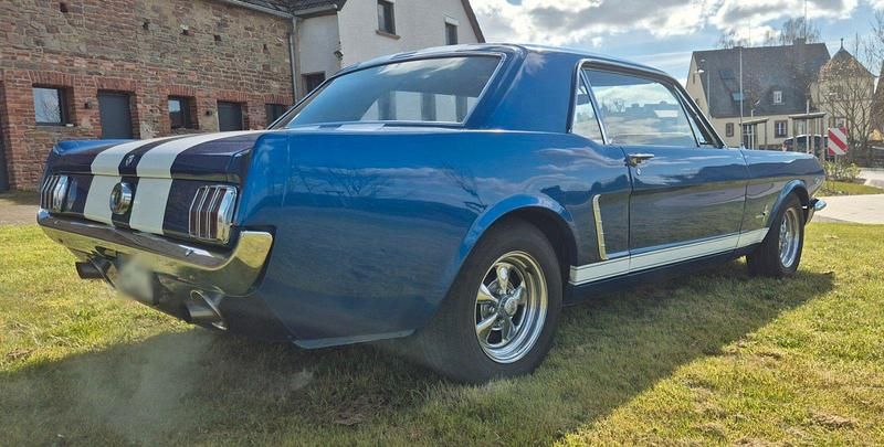 Second-hand Ford V8 200 CP (147 kW) 1965 Negru Coupe
