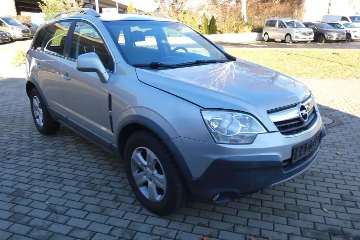 Gebraucht Opel Antara Edition 140 PS (102 kW) 2008 Diamantsilber SUV