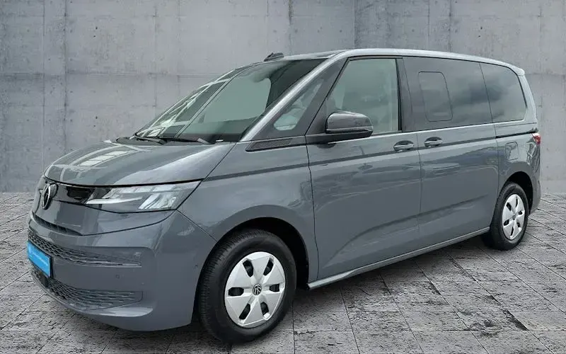 Gebraucht VW Multivan Basis 150 PS (110 kW) 2024 Pure grey Van / Kleinbus