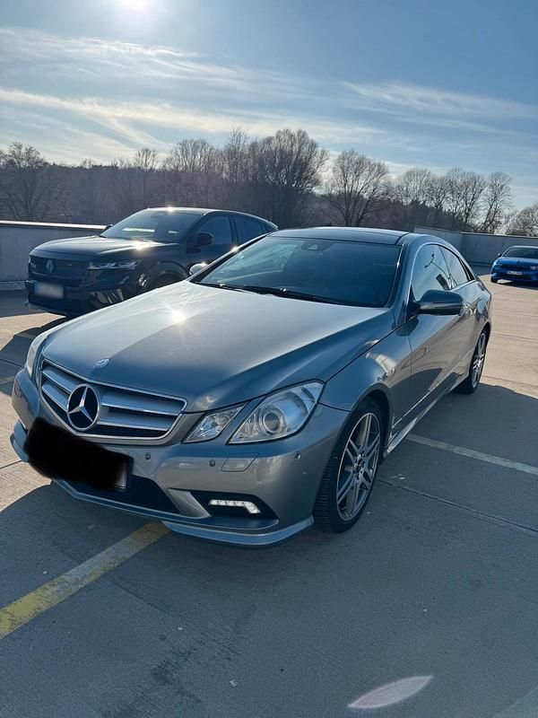 Gebraucht Mercedes E350 231 PS (169 kW) 2009 Grau Coupé