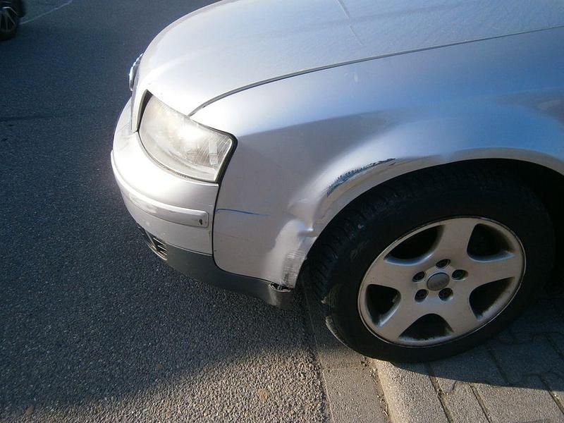 Gebraucht Audi A4 Comfort 131 PS (96 kW) 2001 Silber Limousine