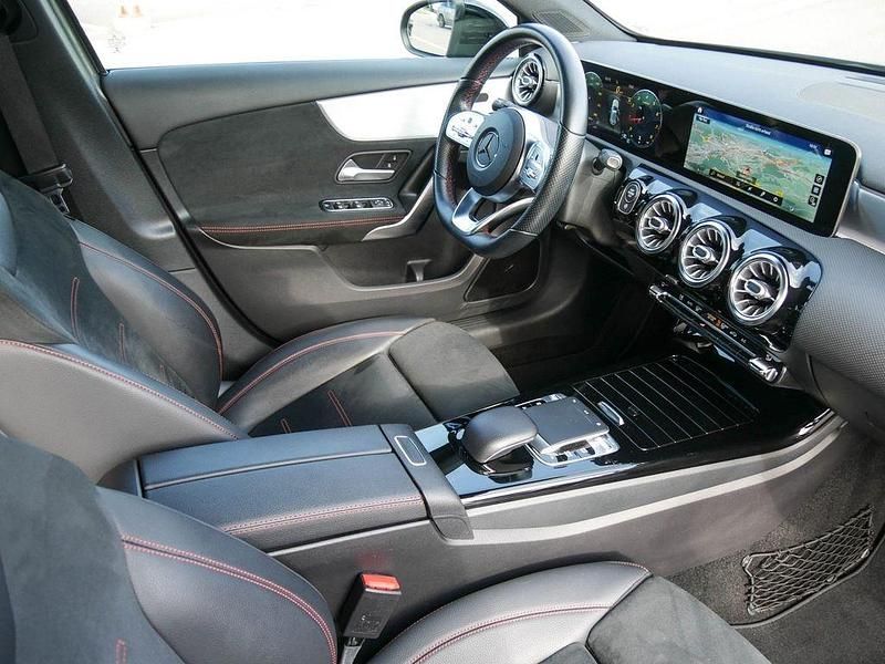 Gebraucht Mercedes A200 AMG 163 PS (119 kW) 2019 Grau Limousine
