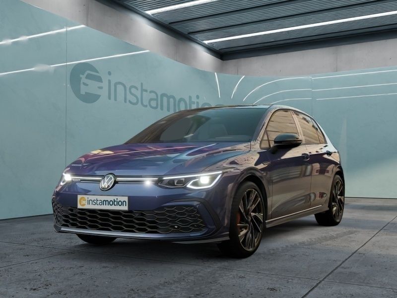 Blau Gebraucht 2024 VW Golf VIII GTD Limousine | 43.150 € - Bild 1/2