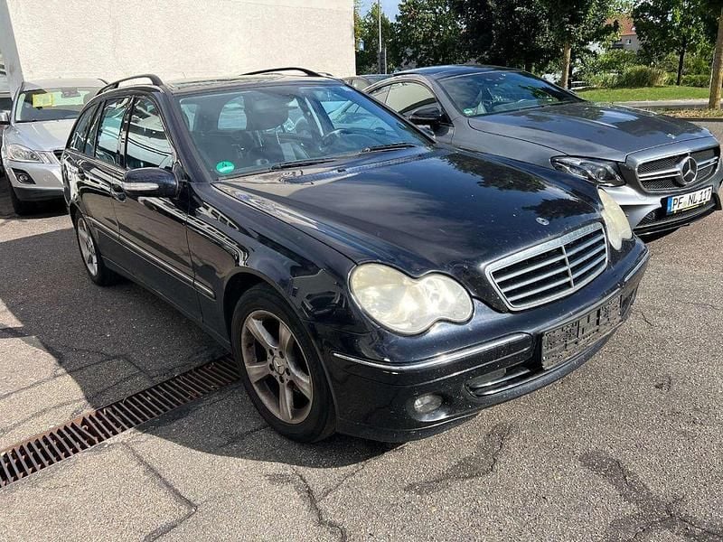 Schwarz Gebraucht 2006 Mercedes C220 Limousine | 950 € (Superpreis) - Bild 1/4