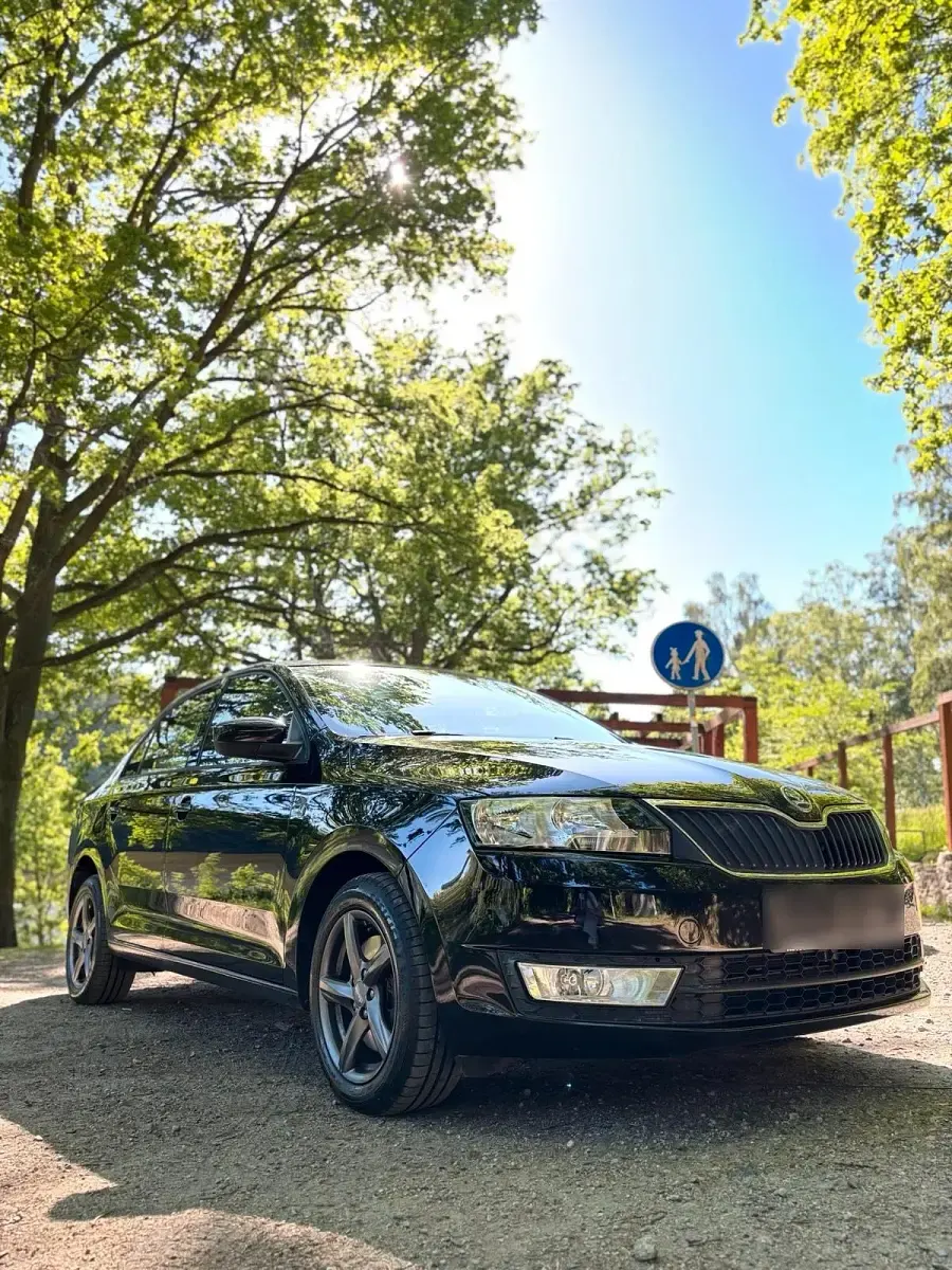 Gebraucht Skoda Rapid 120 PS (88 kW) 2014 Schwarz Kleinwagen