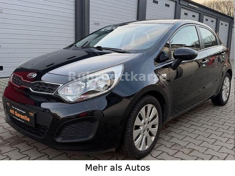 Schwarz Gebraucht 2013 Kia Rio Edition 7 Limousine | 5.900 € (Fairer Preis) - Bild 1/4
