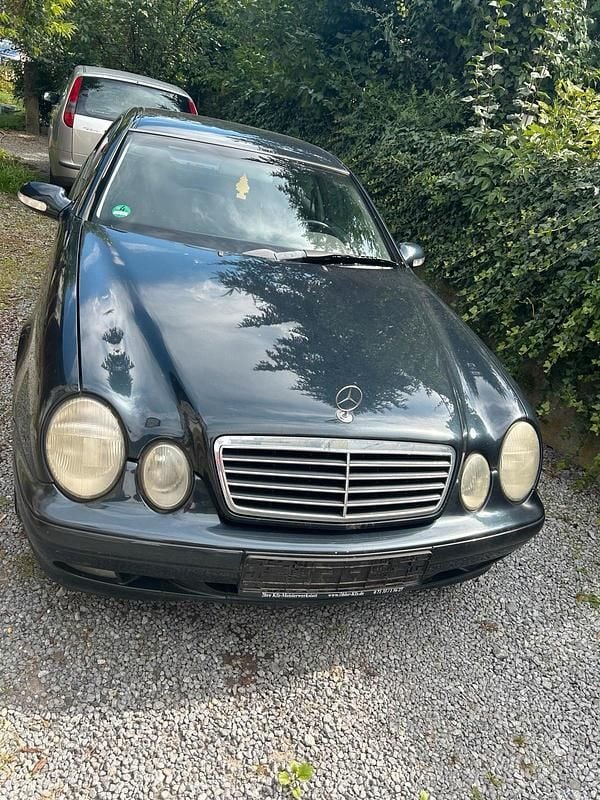 Blau Gebraucht 2000 Mercedes CLK200 Coupé | 2.000 € (Guter Preis) - Bild 1/4